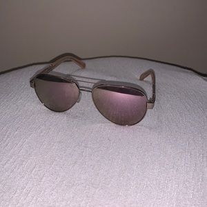 Henri Bendel Sungless